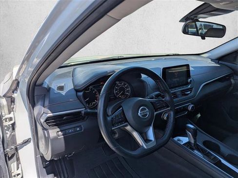 Used 2021 Nissan Altima 2.5 SR FWD image 12