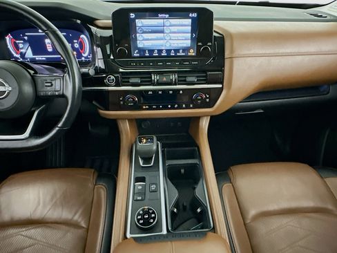 Used 2023 Nissan Pathfinder Platinum w/ Cargo Package image 11