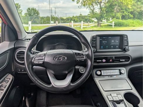 Used 2021 Hyundai Kona Limited FWD image 30