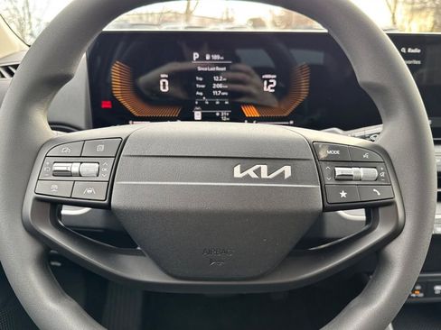 New 2026 Kia K4 FWD image 22