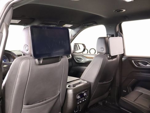 Used 2024 Chevrolet Suburban High Country w/ Advanced Technology Package image 16