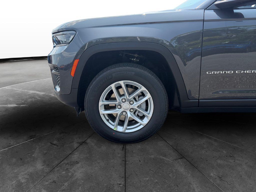 New 2026 Jeep Grand Cherokee Laredo X AWD/4WD image 14