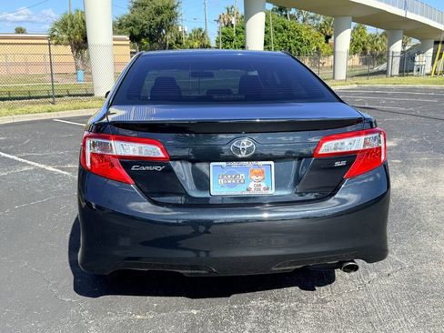 Used 2012 Toyota Camry L image 12