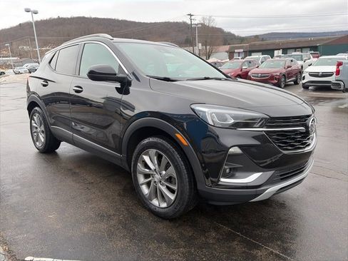 Used 2022 Buick Encore GX Essence w/ Experience Buick Package image 3