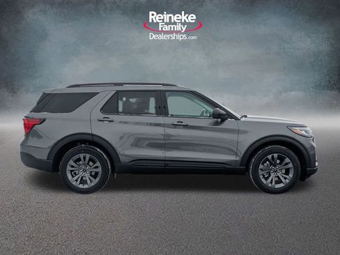 New 2026 Ford Explorer Active w/ Active Comfort Package AWD/4WD image 4