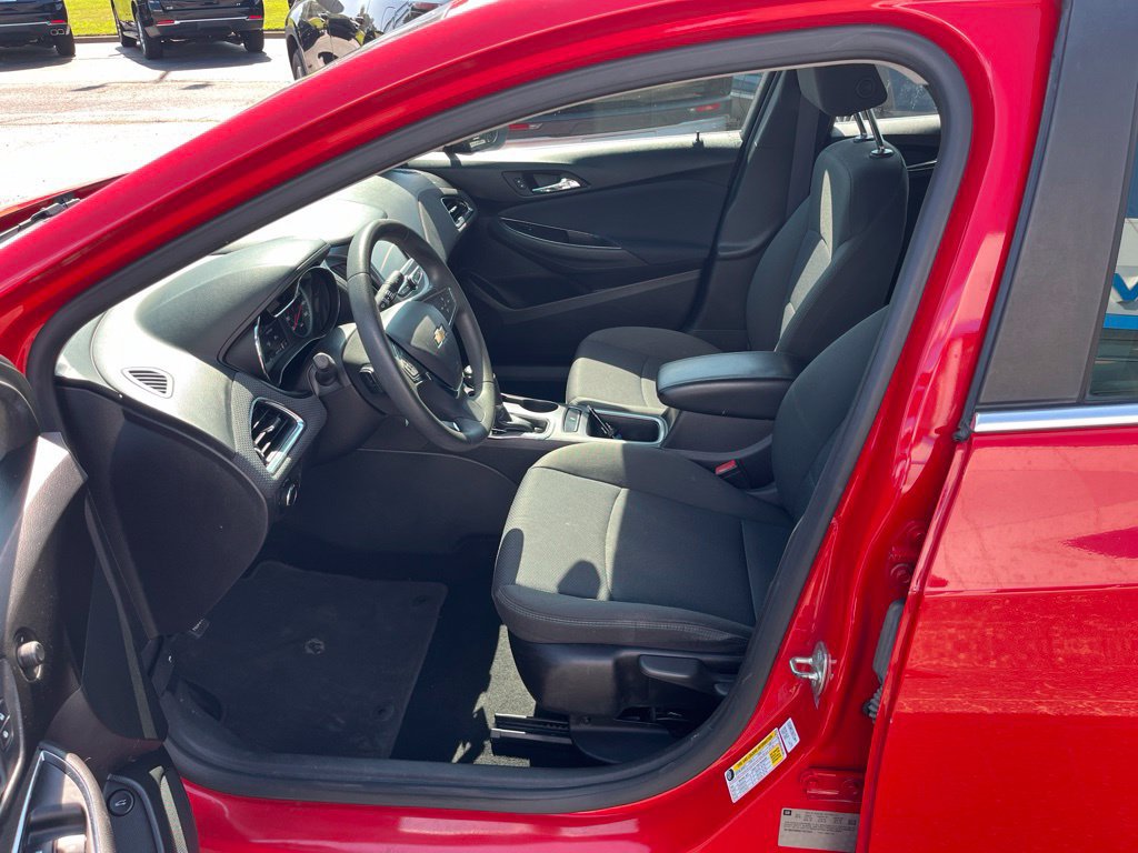 Used 2016 Chevrolet Cruze LT FWD image 12