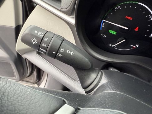 Certified 2023 Toyota Sienna XLE image 32