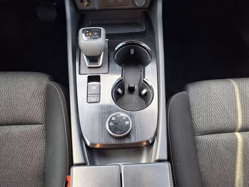 Used 2025 Nissan Rogue SV AWD/4WD image 32