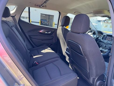 Used 2024 GMC Terrain SLE w/ Driver Convenience Package FWD image 14