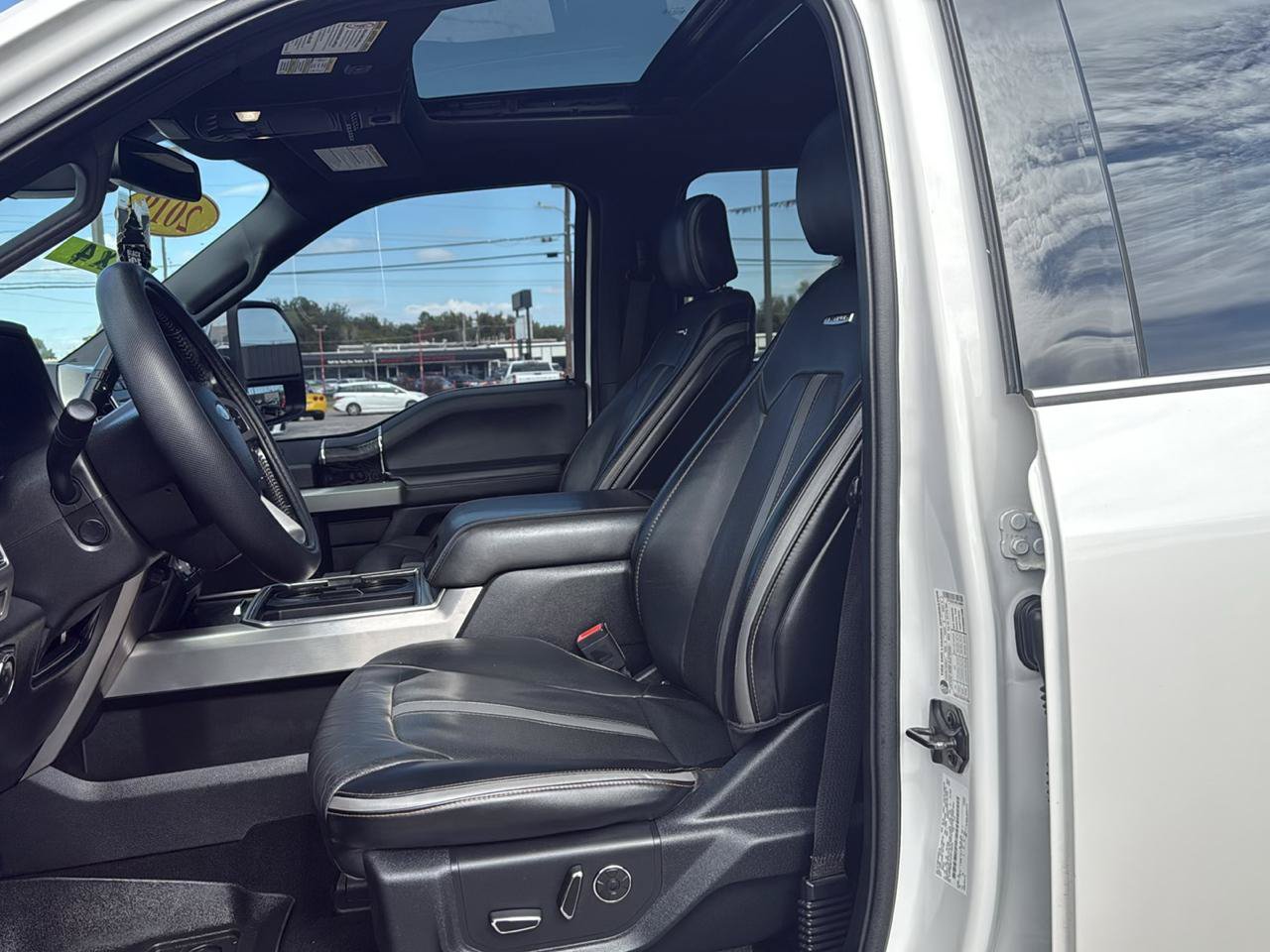 Used 2019 Ford F250 Platinum w/ Platinum Ultimate Package AWD/4WD image 11
