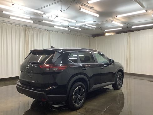 Used 2025 Nissan Rogue SV FWD image 5