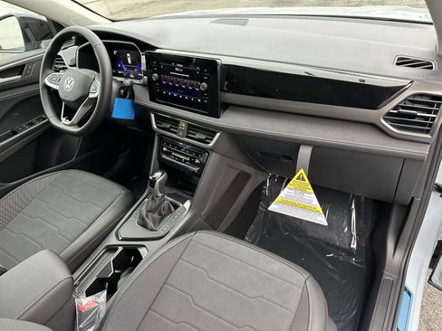 New 2026 Volkswagen Taos SE image 12
