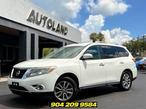 Used 2016 Nissan Pathfinder SV FWD image 1