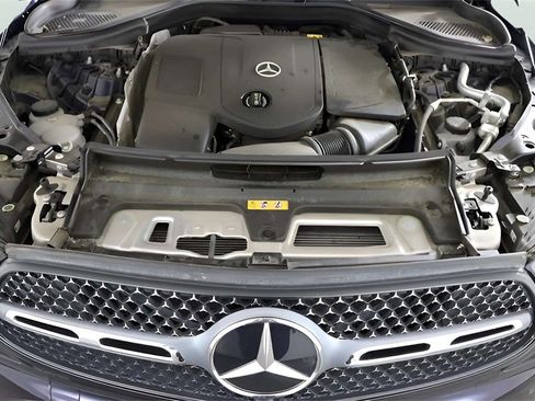 Used 2024 Mercedes-Benz GLC 300 4MATIC image 25