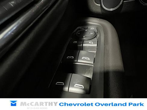 Used 2022 GMC Yukon XL AT4 AWD/4WD image 16