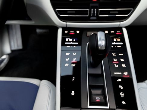 New 2026 Porsche Macan S image 22