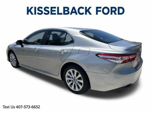 Used 2018 Toyota Camry LE image 5