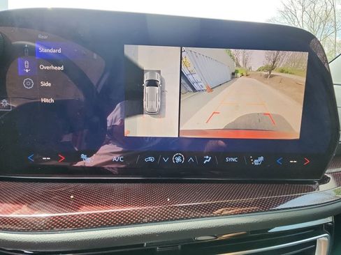 Certified 2025 Chevrolet Traverse Z71 w/ Driver Confidence Package image 18