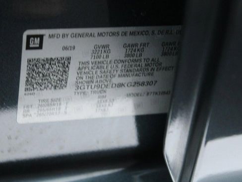 Used 2019 GMC Sierra 1500 SLT w/ X31 Off-Road Package image 18