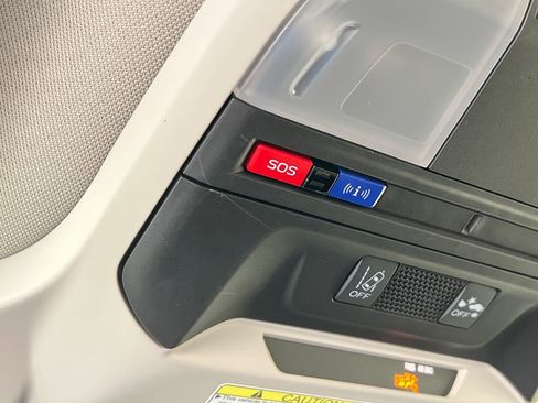 Used 2017 Subaru Impreza 2.0i Premium w/ BSD & Rcta/SRF/Eyesight image 36