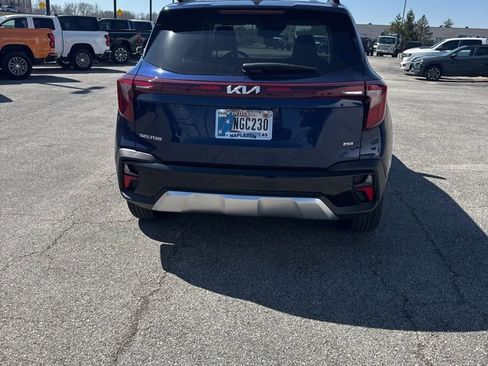 Used 2025 Kia Seltos EX w/ EX Sunroof Package image 8