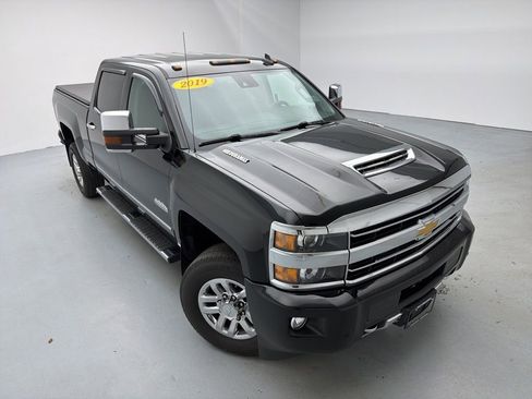 Used 2019 Chevrolet Silverado 3500 High Country w/ Duramax Plus Package image 2