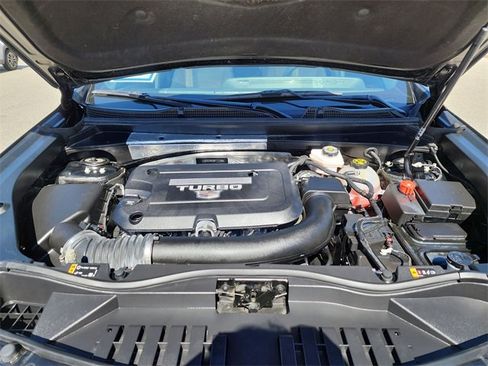 Used 2024 Cadillac XT4 Luxury w/ Cold Weather Package image 29