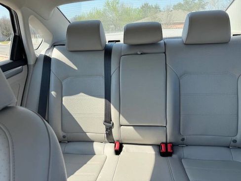 Used 2015 Volkswagen Passat 1.8T Limited Edition image 37