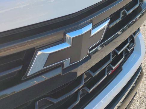 Used 2024 Chevrolet Silverado 1500 LT Trail Boss AWD/4WD image 31