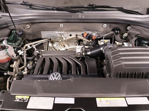 Used 2021 Volkswagen Atlas SEL R-Line image 22