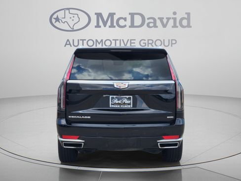 Used 2022 Cadillac Escalade Premium Luxury RWD image 5