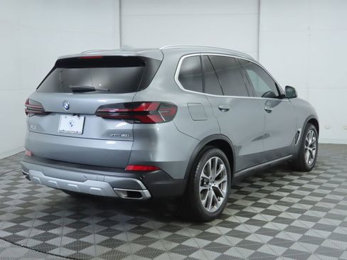 Certified 2024 BMW X5 xDrive40i w/ Parking Assistance Package image 5