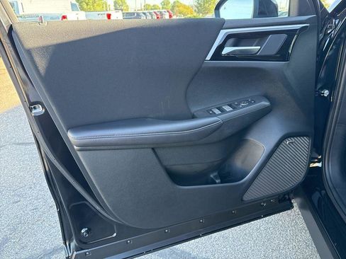 New 2025 Mitsubishi Outlander ES FWD image 31