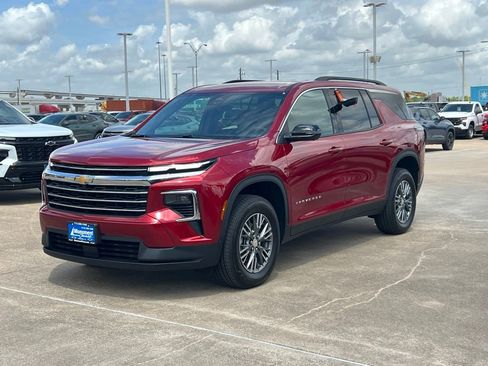 New 2026 Chevrolet Traverse LT w/ Driver Confidence Package FWD image 2