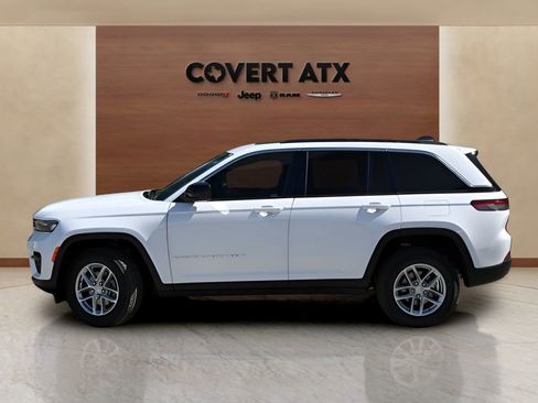 New 2026 Jeep Grand Cherokee Laredo X AWD/4WD image 2
