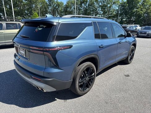 Used 2025 Chevrolet Traverse LT w/ Driver Confidence Package FWD image 7