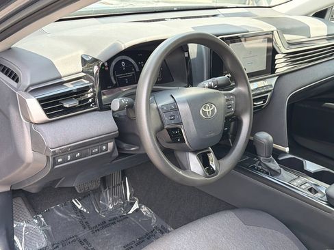 Used 2025 Toyota Camry LE FWD image 18