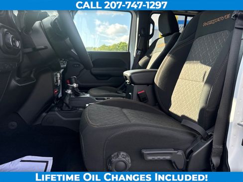 Used 2026 Jeep Gladiator Mojave AWD/4WD image 12