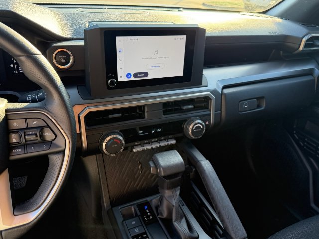 Used 2025 Toyota 4Runner SR5 AWD/4WD image 15
