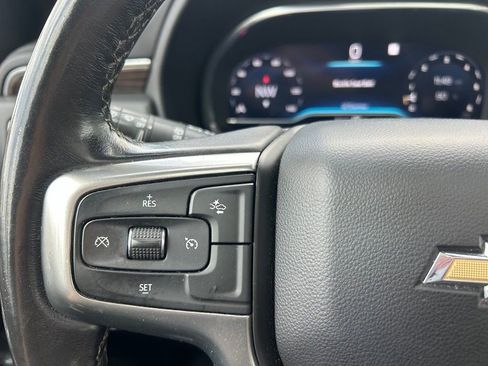 Used 2022 Chevrolet Suburban LT AWD/4WD image 17