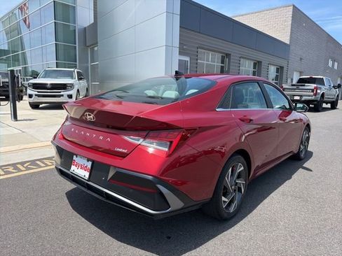 Used 2024 Hyundai Elantra Limited FWD image 6