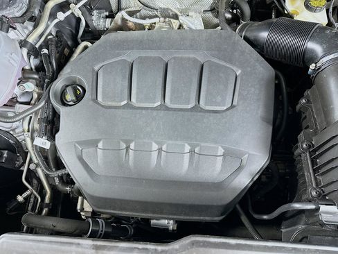 Used 2025 Volkswagen Atlas SE FWD image 34