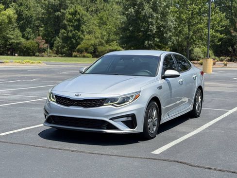 Used 2019 Kia Optima LX FWD image 3