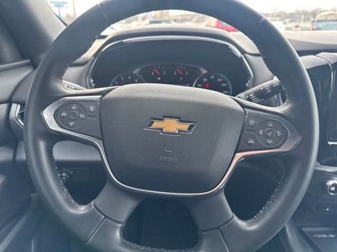 Used 2023 Chevrolet Traverse LT image 16