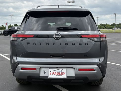 Used 2024 Nissan Pathfinder SL w/ SL Premium Package FWD image 10
