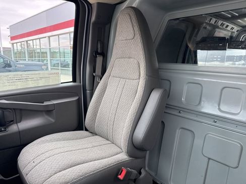 New 2024 GMC Savana 2500 w/ Driver Convenience Package RWD image 24