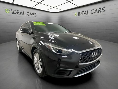 Used 2018 INFINITI QX30 FWD image 3