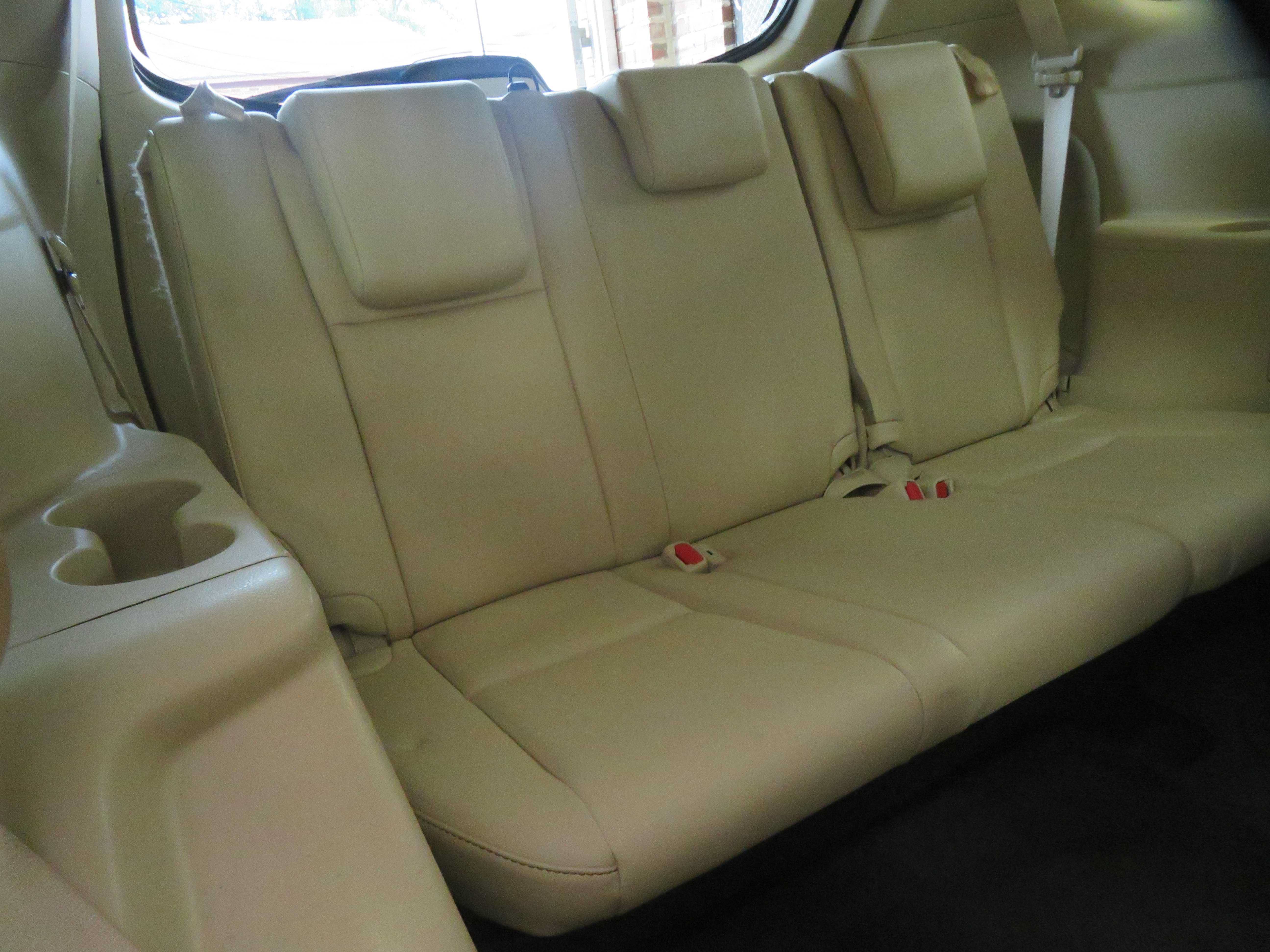 Used 2019 Toyota Highlander XLE FWD image 28