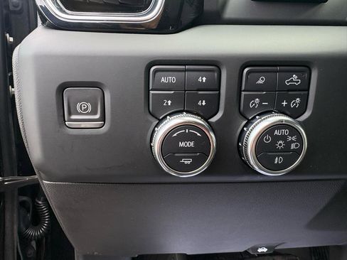 Used 2022 GMC Sierra 1500 Denali w/ Denali Reserve Package image 12