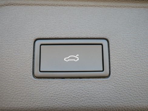 New 2026 Volkswagen Atlas SE image 9